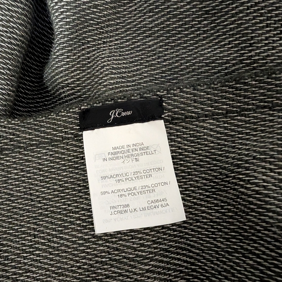 NWOT J.CREW Versatile Poncho Cape Scarf Shawl Wrap in Gray Stripe - Picture 5 of 5